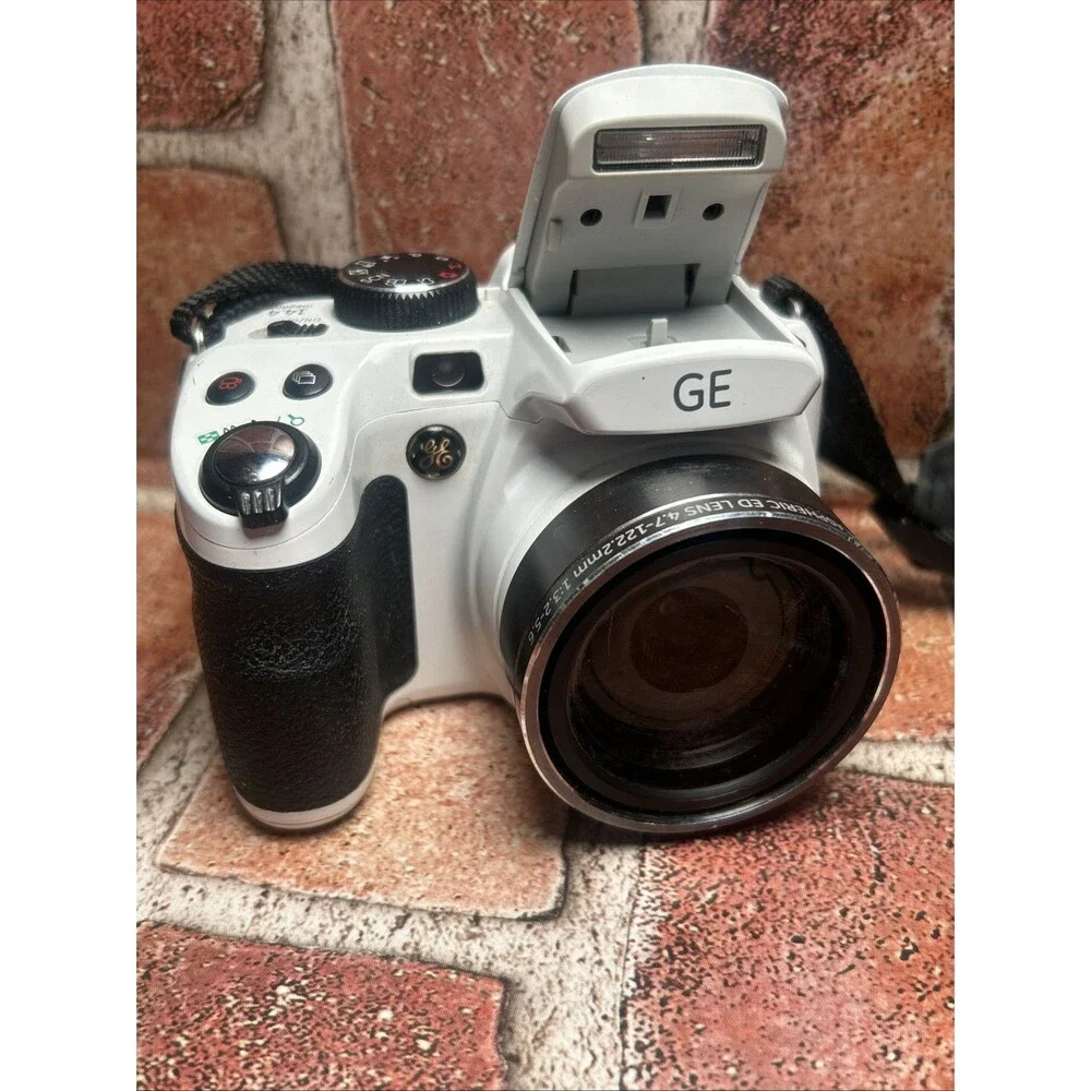 GE X600 Full HD 14.4MP Digital Camera No Charger (Not Tested)